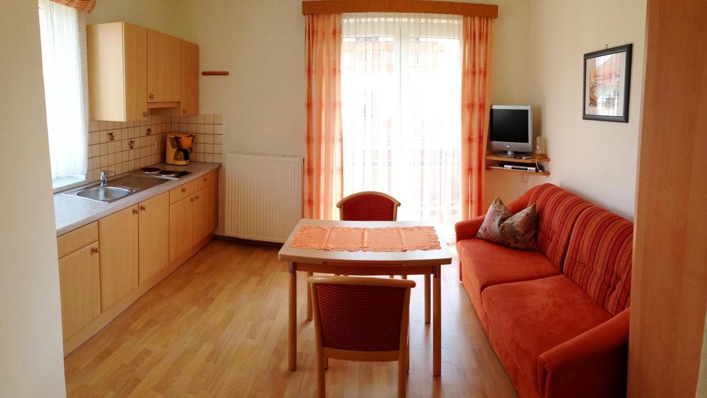Gastehaus Sapetschnig Apartamento Faak am See Habitación foto